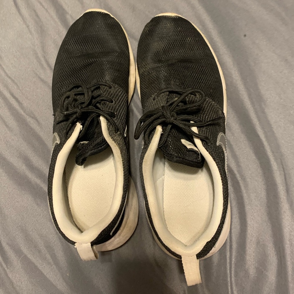 Black Nike Roches - Picture 6 of 7